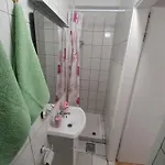 Una *